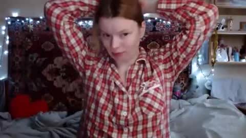 Snapshot of miss_elistia_ chatting on January 6, 12:13 pm Elis online show from January 6, 12:13 pm