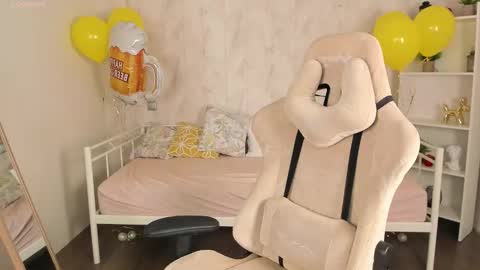 Snapshot of miss_eva__ chatting on September 25, 1:04 am Eva online show from September 25, 1:04 am