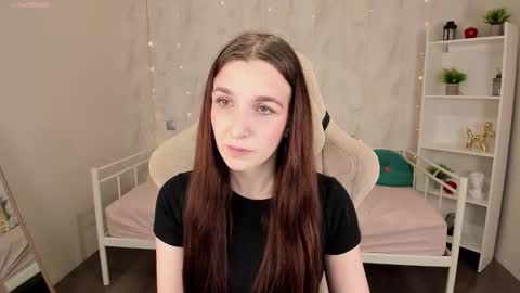 Snapshot of miss_eva__ chatting on September 16, 12:07 am Eva online show from September 16, 12:07 am