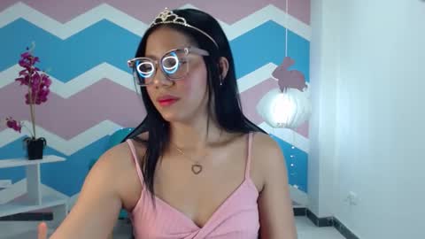 Snapshot of miss_honey1 chatting on February 1, 11:58 pm miss_honey1 online show from February 1, 11:58 pm