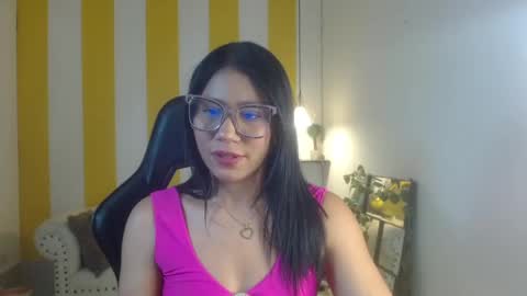 Snapshot of miss_honey1 chatting on February 6, 11:48 pm miss_honey1 online show from February 6, 11:48 pm