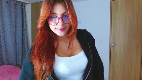 Snapshot of miss_issaa chatting on January 29, 9:33 am Isabella online show from January 29, 9:33 am