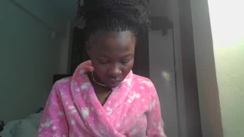 Miss Kiarrafit online show from November 25, 12:29 pm