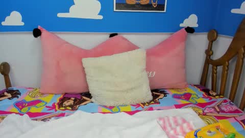 miss_lucyla online show from November 10, 11:05 am