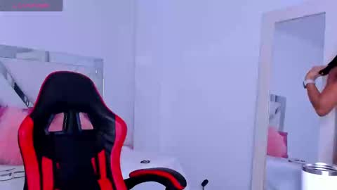   online show from March 11, 9:15 pm