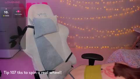 Snapshot of miss_mia_meow chatting on February 28, 9:55 pm Mamma Mia online show from February 28, 9:55 pm
