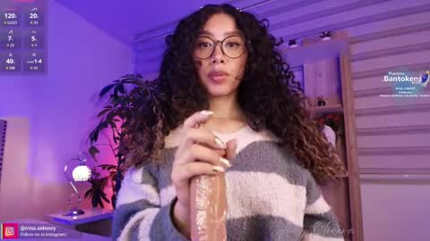 Snapshot of miss_sidney chatting on October 8, 1:26 pm Amy Olivera online show from October 8, 1:26 pm