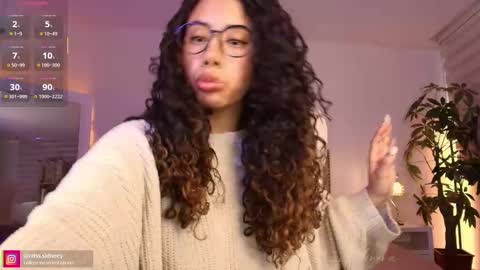 Amy Olivera online show from October 27, 1:39 pm