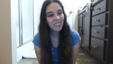 Bella online show from December 8, 2:18 am