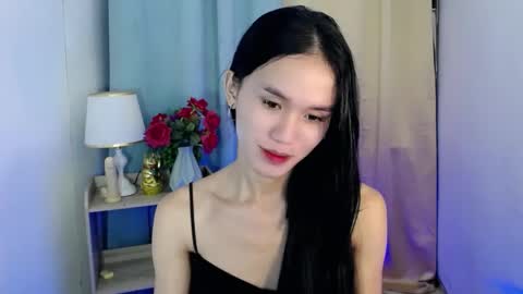 Snapshot of miss_sunshinex chatting on February 4, 5:31 am Shine online show from February 4, 5:31 am
