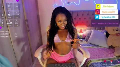 Snapshot of miss_west chatting on September 30, 7:14 am Tay Tay Independent Model online show from September 30, 7:14 am