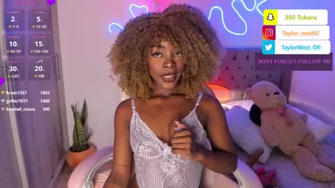 Snapshot of miss_west chatting on March 6, 9:03 am Tay Tay Independent Model online show from March 6, 9:03 am