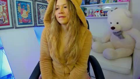 Martina Rivera online show from December 18, 4:06 am