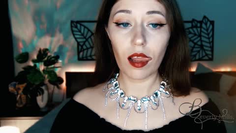 The divine Beverly online show from January 11, 1:53 pm