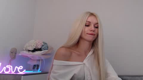 EMMA online show from January 10, 9:42 pm