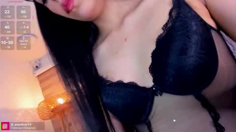 Snapshot of missesmeralda chatting on February 21, 11:21 pm Julieta Arboleda but i like call me esme online show from February 21, 11:21 pm