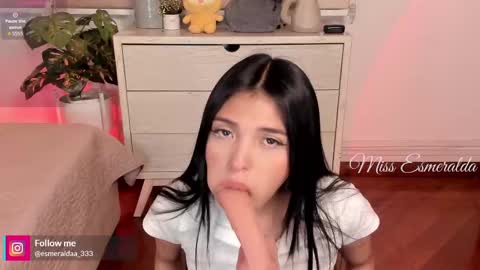 Snapshot of missesmeralda chatting on September 11, 10:21 pm Julieta Arboleda but i like call me esme online show from September 11, 10:21 pm