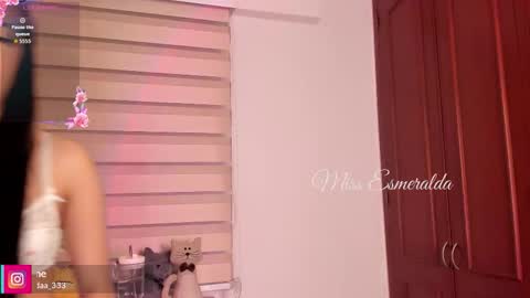 Snapshot of missesmeralda chatting on September 29, 9:53 pm Julieta Arboleda but i like call me esme online show from September 29, 9:53 pm
