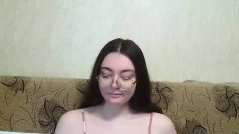 missis mona online show from March 17, 8:18 am