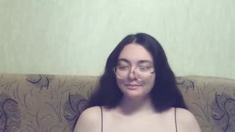 missis mona online show from December 5, 2:00 am