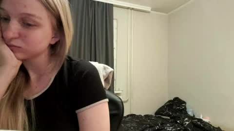 misskateee online show from May 20, 5:10 pm