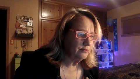 Snapshot of misskittyfox chatting on February 26, 5:35 am MissKittyFox online show from February 26, 5:35 am