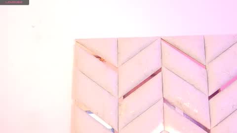 lyly  independient model online show from March 3, 3:07 pm