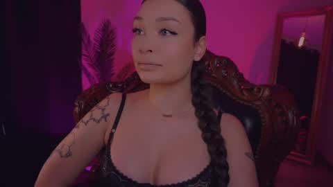 LUXXANDRA online show from March 2, 6:05 am