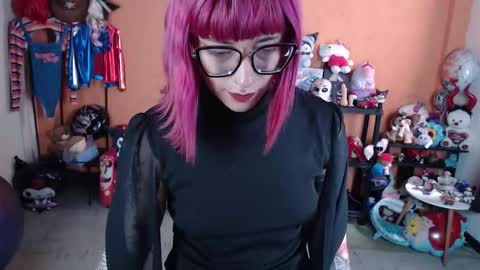 Miss Mia online show from February 7, 6:45 pm