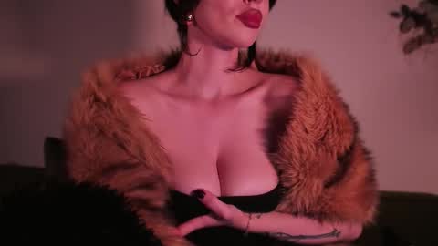   online show from November 7, 8:36 pm