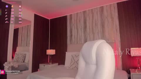 Snapshot of missnataly_ chatting on October 6, 9:52 pm Nataly Rivas online show from October 6, 9:52 pm