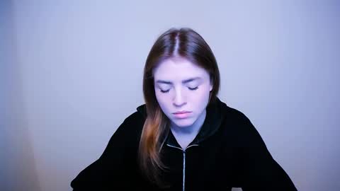 Snapshot of missoliviaa_ chatting on February 11, 10:14 am Olivia online show from February 11, 10:14 am