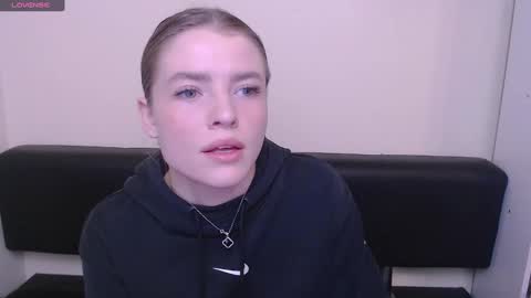 Snapshot of missoliviaa_ chatting on March 7, 1:51 pm Olivia online show from March 7, 1:51 pm