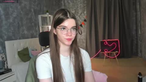 misss_evelyne online show from December 16, 7:14 am