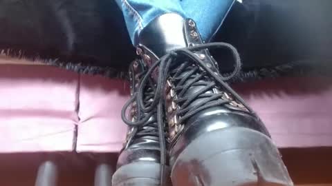 TELL ME MISS online show from March 4, 2:42 pm