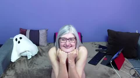 Miss Spooky Silverstacker online show from May 15, 10:45 pm