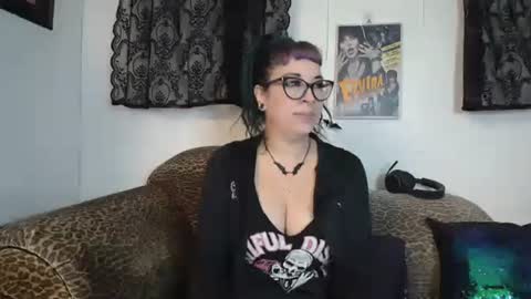 Missy Dee online show from November 8, 8:30 am