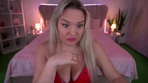 missyymarty online show from March 25, 8:06 am