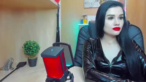 Snapshot of mistress_kristi chatting on January 30, 7:59 pm Mistress Kristi online show from January 30, 7:59 pm