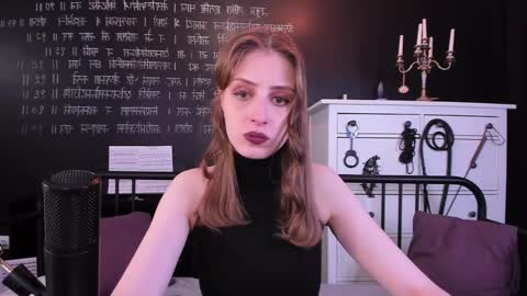 Snapshot of mistress_marlene chatting on March 9, 12:20 pm Mistress Marlene online show from March 9, 12:20 pm