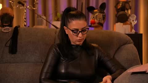 Mistress Kelly online show from November 21, 11:40 pm