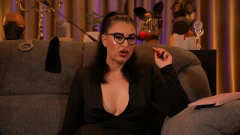 Mistress Kelly online show from October 6, 12:05 am