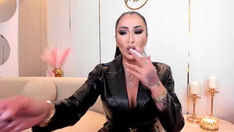 mistresskennya online show from November 17, 8:09 pm