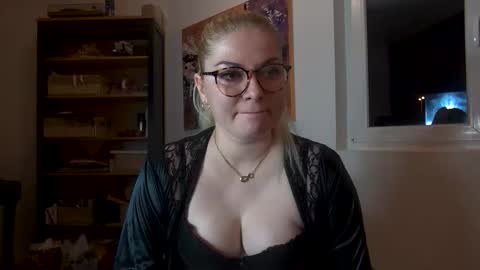 Mistress Marlena online show from January 31, 9:35 pm