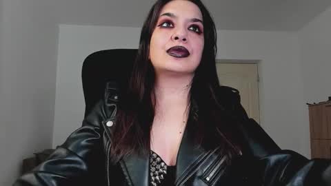 YourGoddessM online show from September 18, 10:19 pm