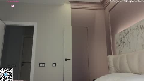 Snapshot of misty_roseee chatting on January 24, 3:54 am misty_roseee online show from January 24, 3:54 am