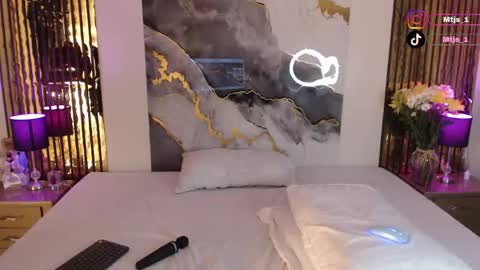 Mtica Brennet online show from April 15, 4:24 am