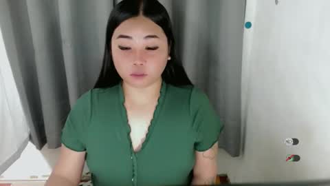 Snapshot of miya_licious chatting on September 29, 3:17 pm cassie marie online show from September 29, 3:17 pm