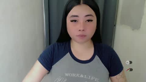 Snapshot of miya_licious chatting on March 2, 12:53 am cassie marie online show from March 2, 12:53 am