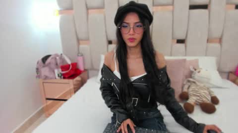 Miyu online show from October 19, 1:57 pm